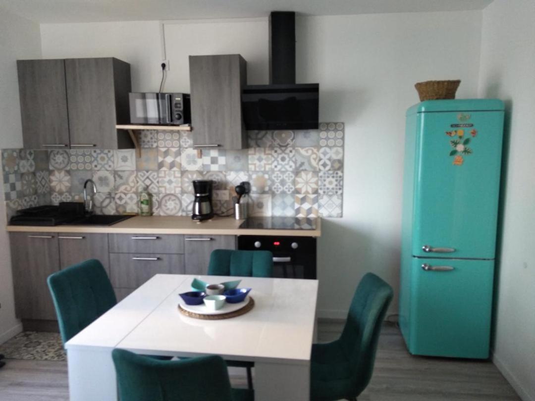 Appartement 2 à 4 personnes vue mer à Santec au pied de la plage du Dossen vue mer Extérieur photo